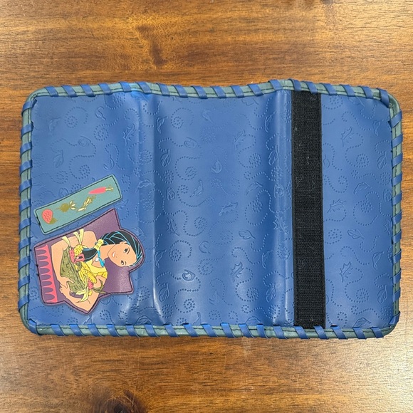 Disney Pocahontas Pencil Case - Picture 3 of 9